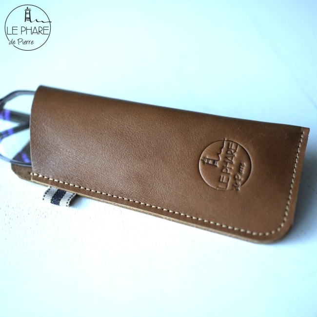 Etui à lunettes en cuir