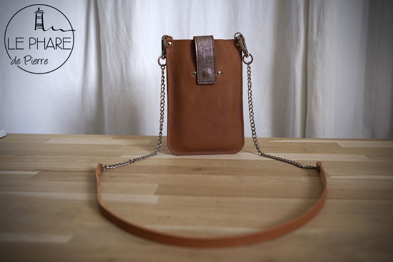 [Pt.23 01] Pochette téléphone cuir camel et brun pailleté (3)