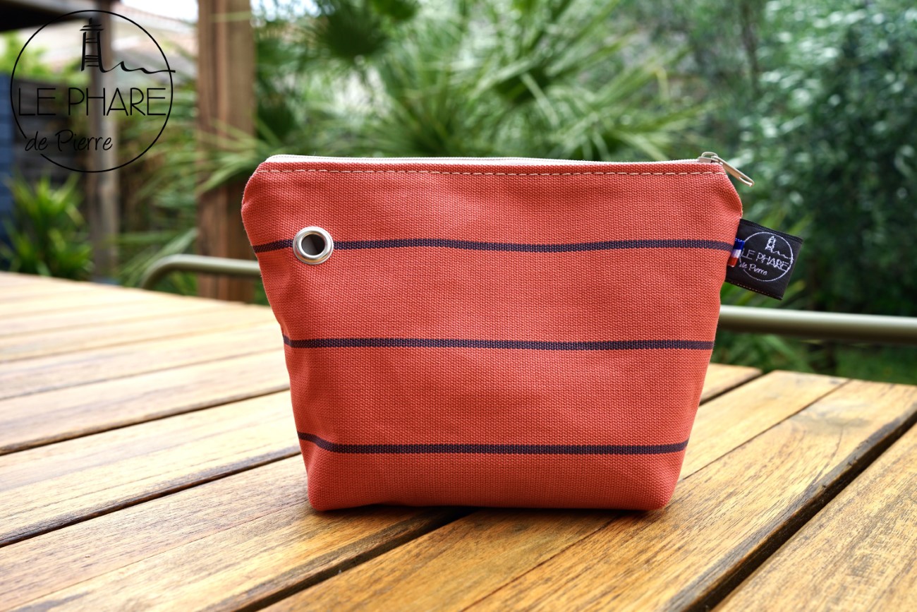 T.23 02] Trousse toile brique ARTIGA (2)_resultat (LPDP )
