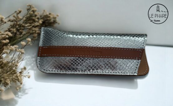 Etui à lunettes en cuir