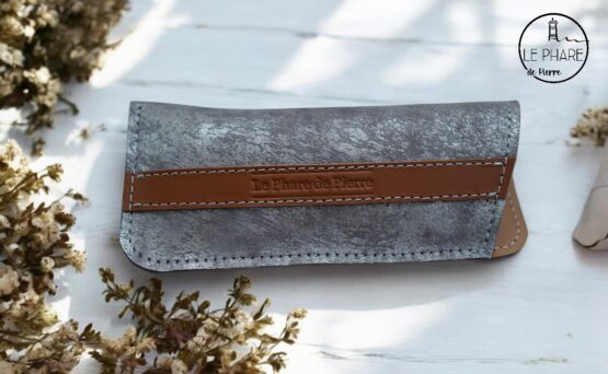 Etui à lunettes en cuir